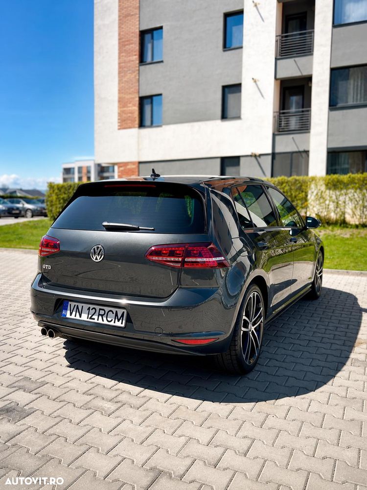 Volkswagen Golf - 3