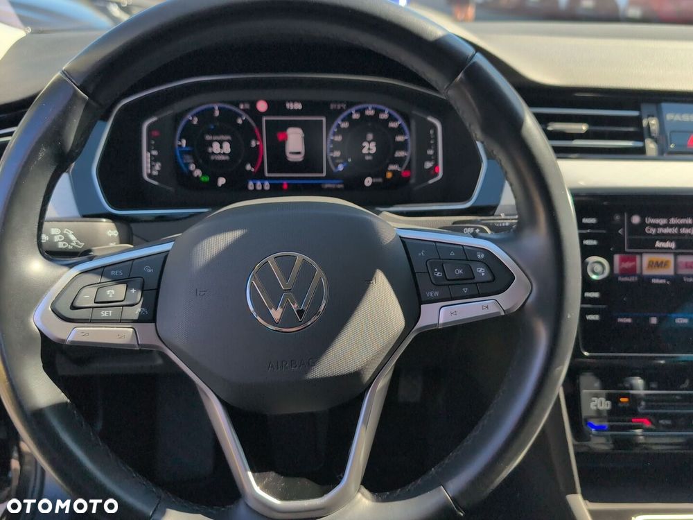Volkswagen Passat - 18