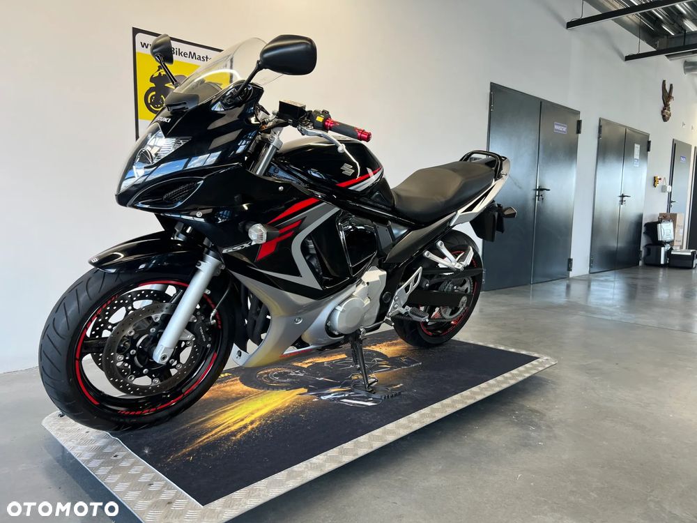 Suzuki GSX - 4
