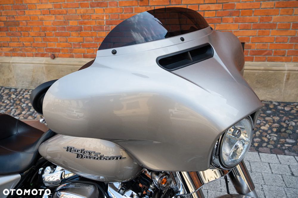 Harley-Davidson Touring Street Glide - 6