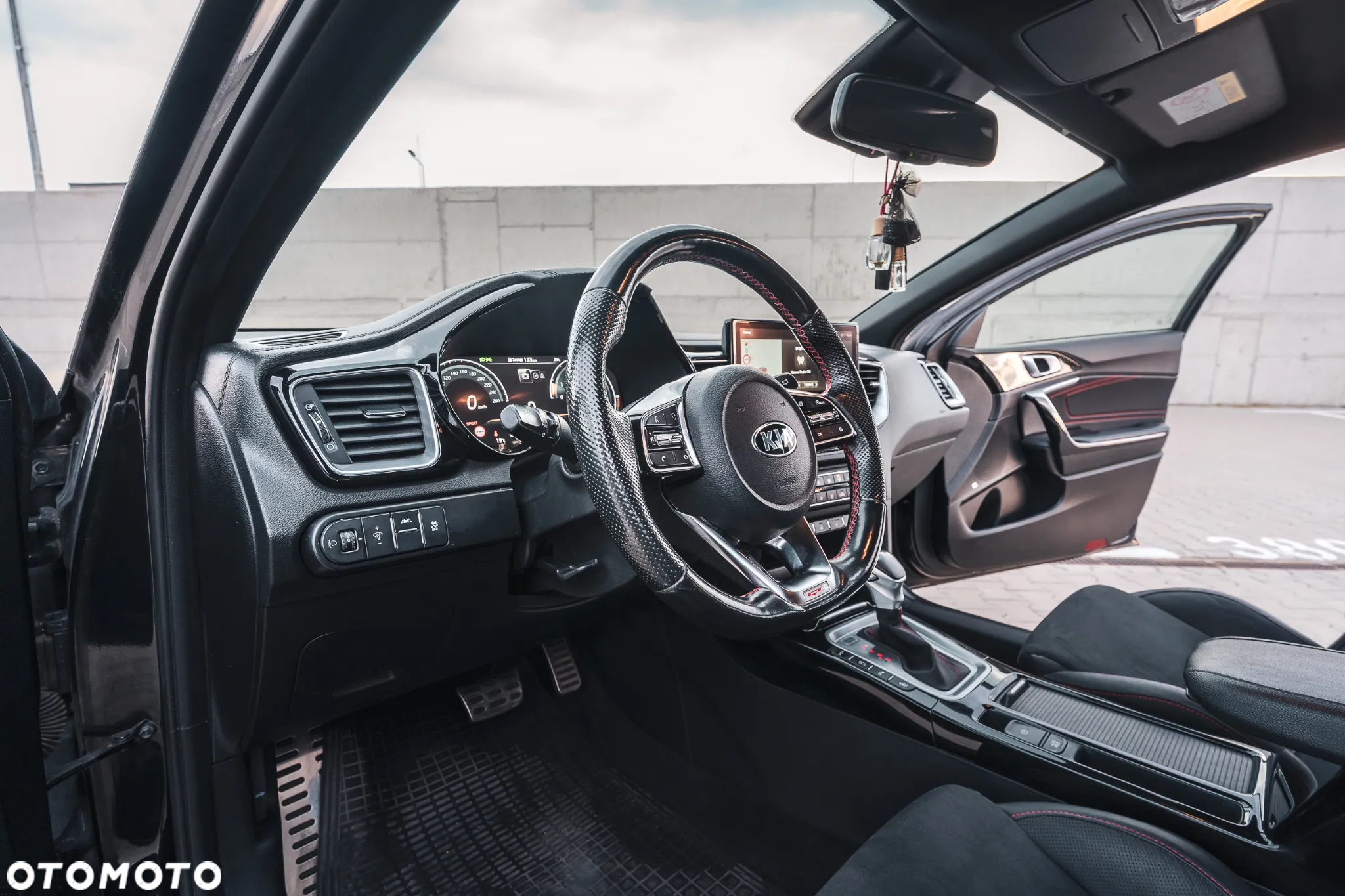 Kia ProCeed 1.6 T-GDI GT DCT - 14