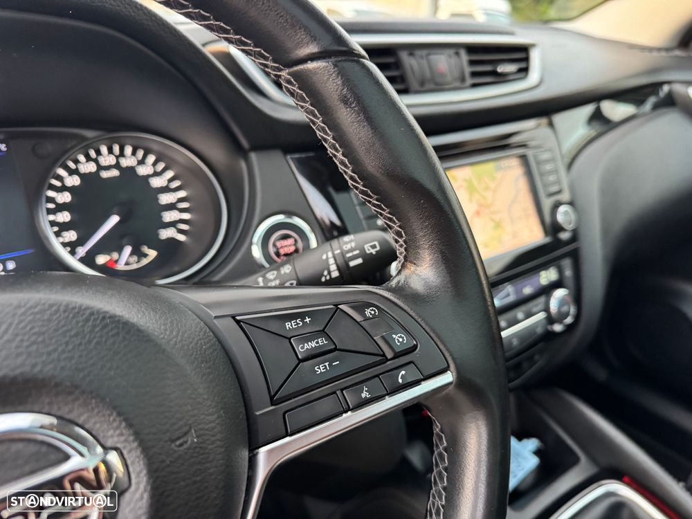 Nissan Qashqai 1.5 dCi N-Connecta J18 - 21