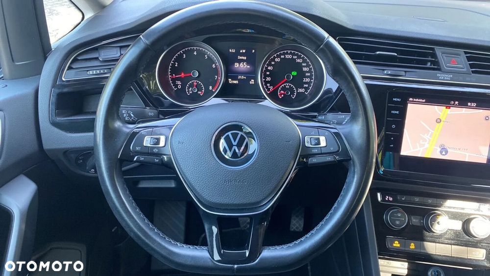 Volkswagen Touran - 21