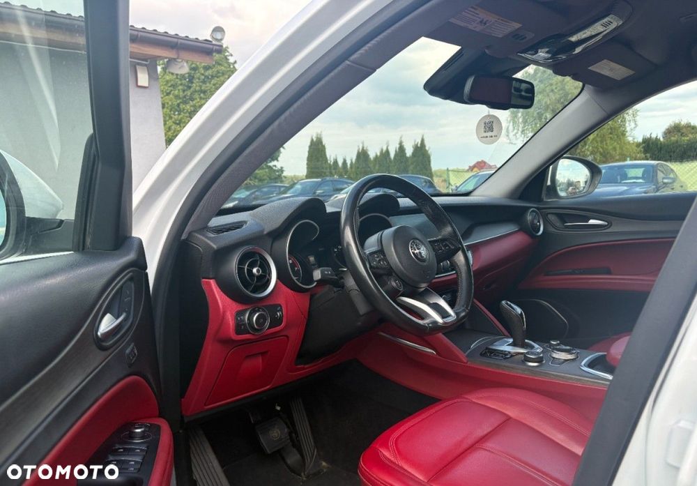 Alfa Romeo Stelvio - 14