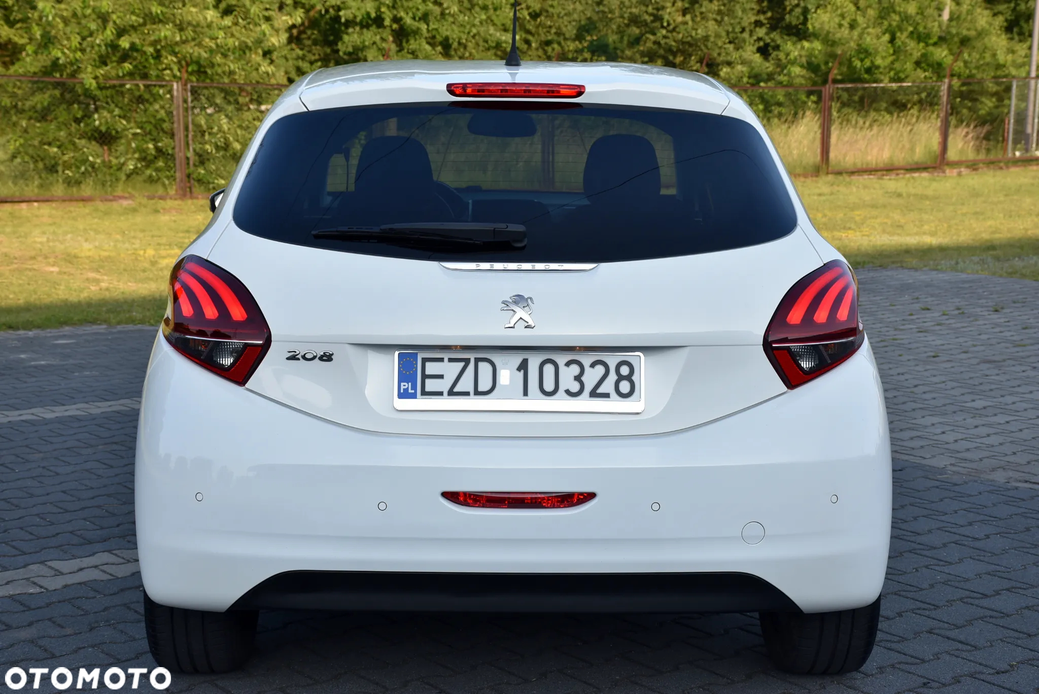 Peugeot 208 - 14