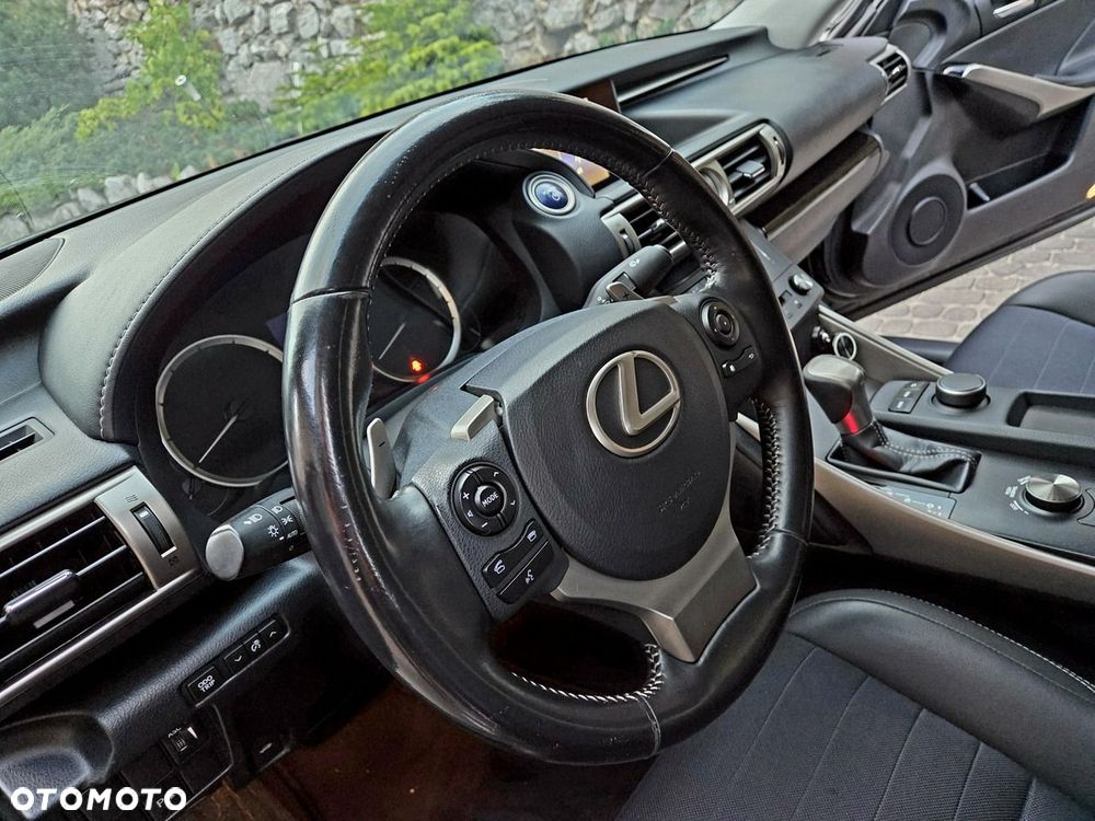 Lexus IS - 9