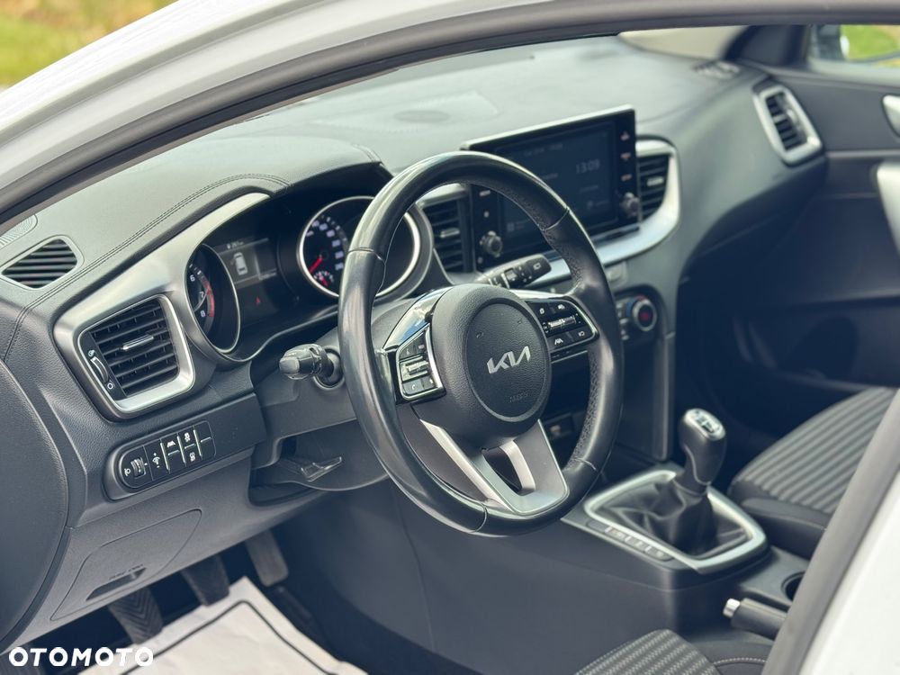 Kia Ceed 1.5 T-GDI M - 14