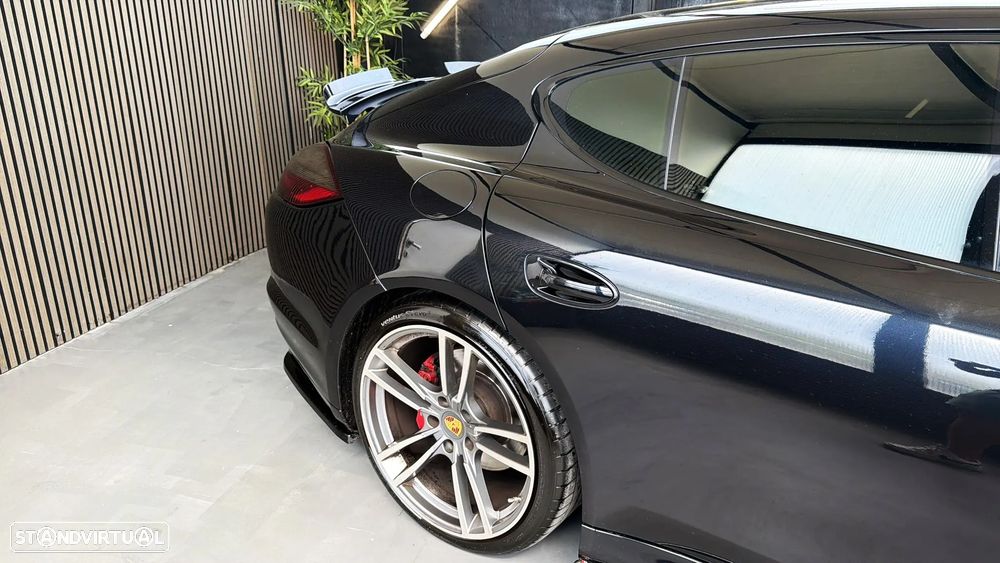 Porsche Panamera Turbo PDK - 8