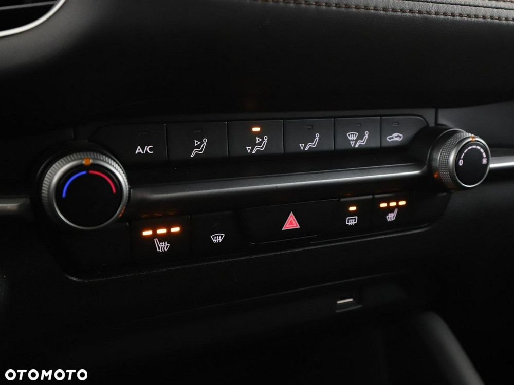 Mazda 3 SKYACTIV-G 2.0 M-Hybrid DRIVE - 28