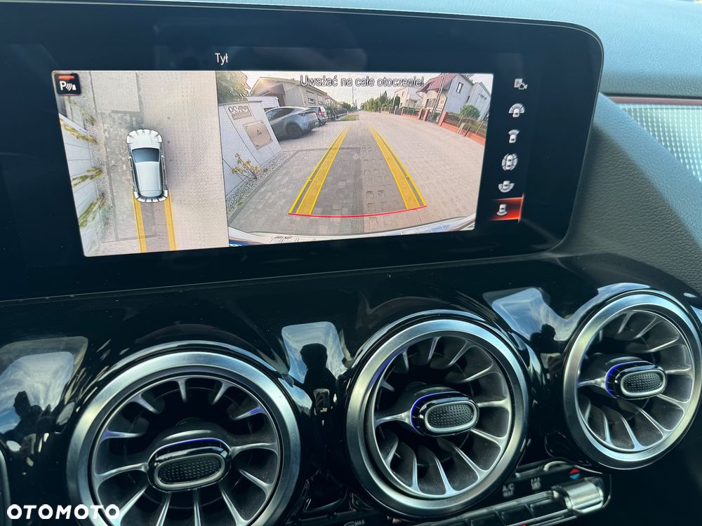 Mercedes-Benz GLA 250e AMG Line - 25