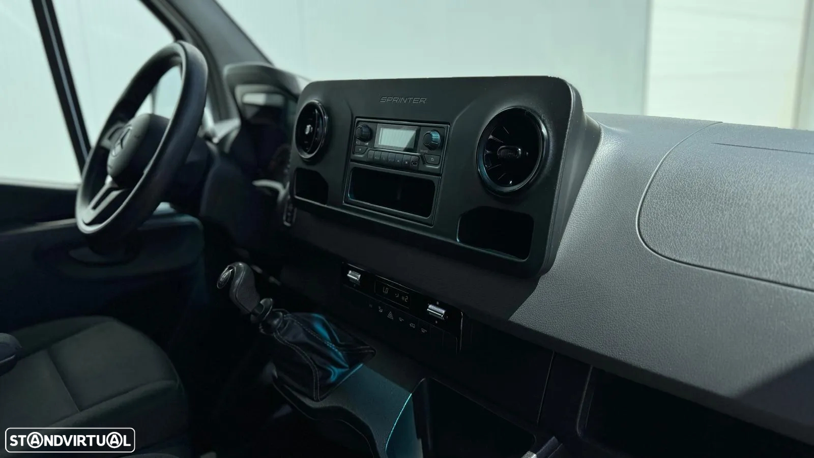 Mercedes-Benz Sprinter - 24