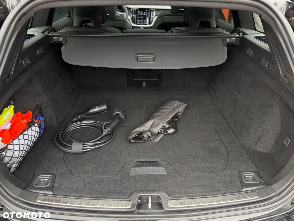 Volvo V60 T6 AWD Recharge Geartronic RDesign - 25