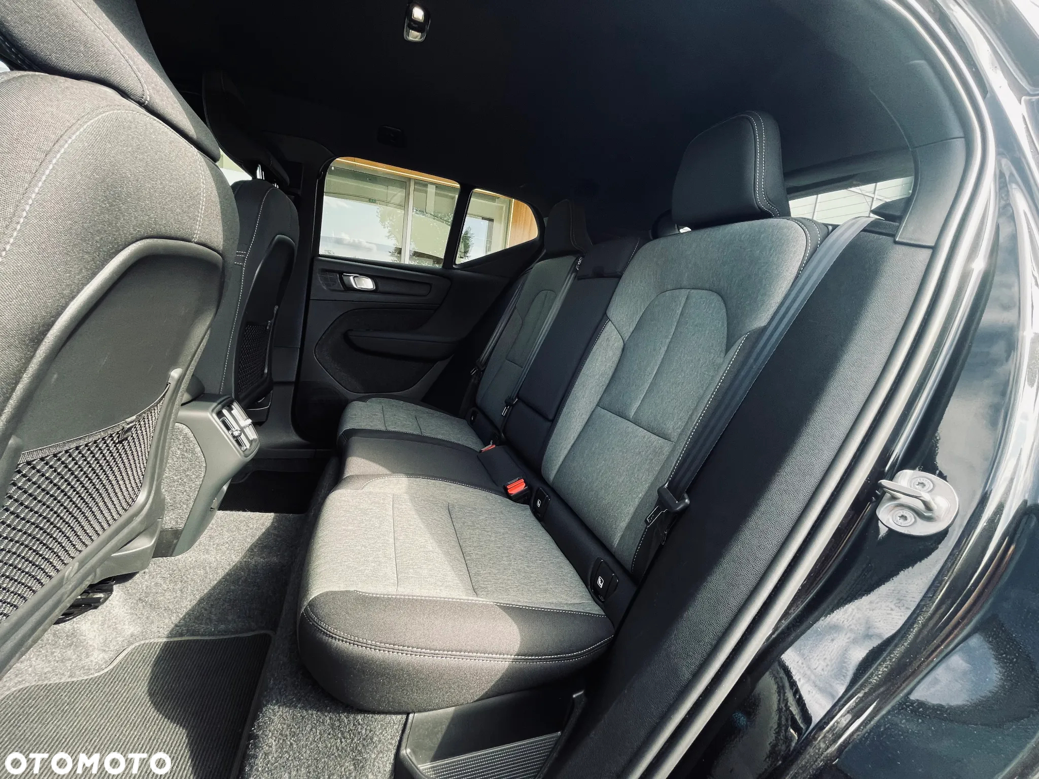 Volvo XC 40 B4 Plus Dark - 22