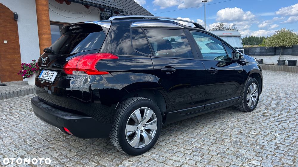 Peugeot 2008 1.2 Pure Tech Style - 4