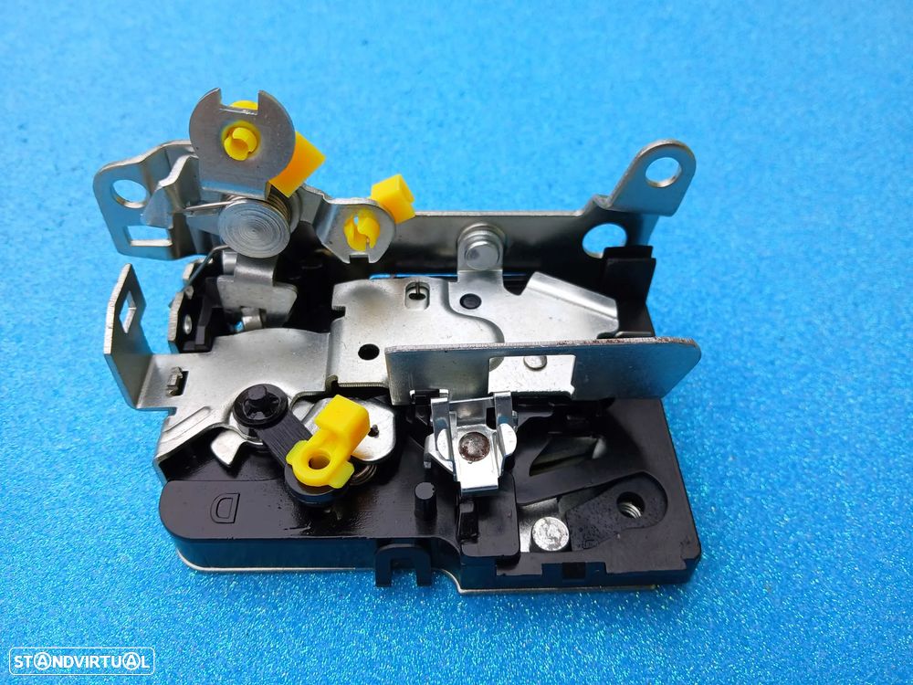 Fechadura porta Iveco Daily de 1999 em diante  NOVA - 2