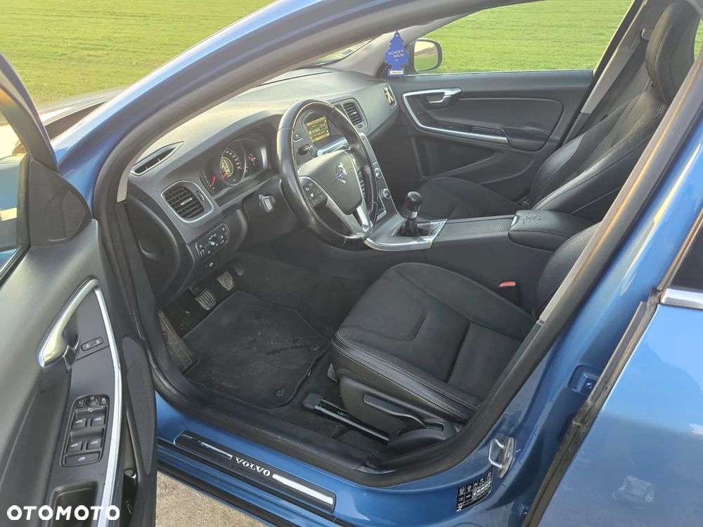 Volvo S60 D3 Momentum - 11