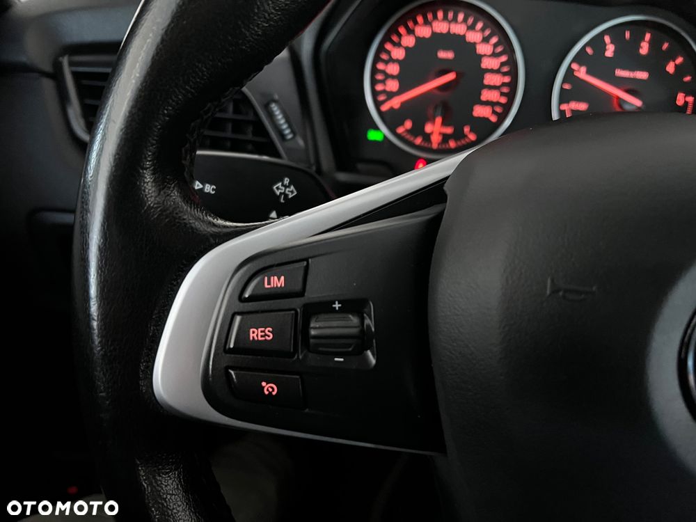 BMW Seria 2 218d Sport-Aut Luxury Line - 32