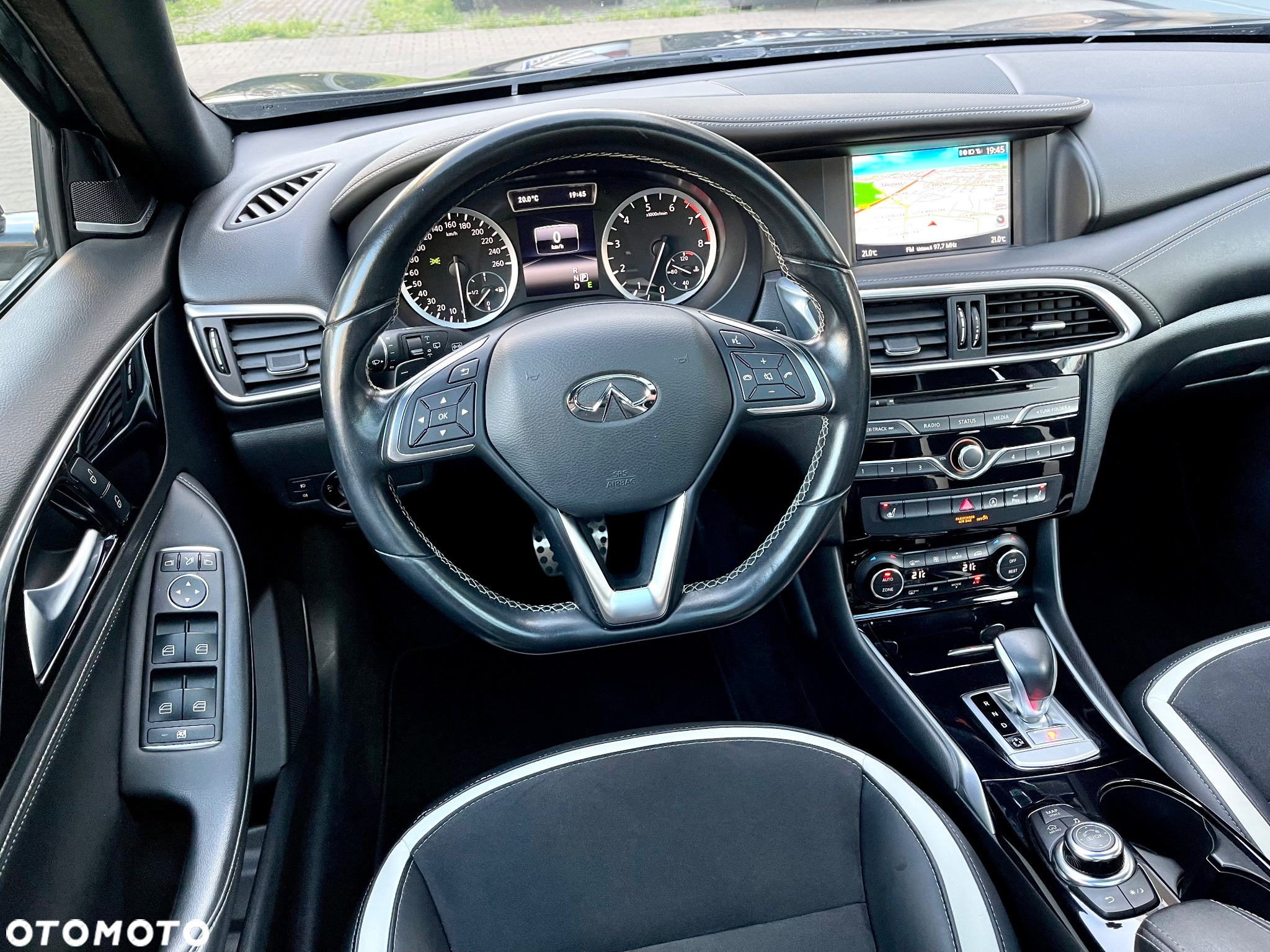 Infiniti Q30 2.0t Sport AWD 7DCT - 20