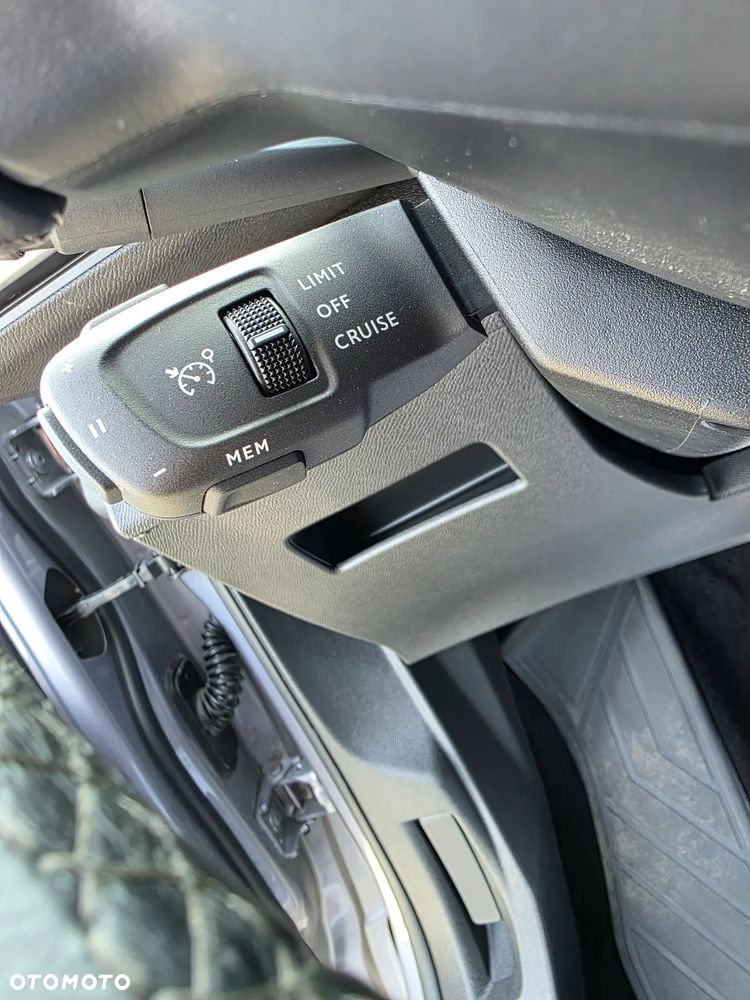 Peugeot 5008 - 16