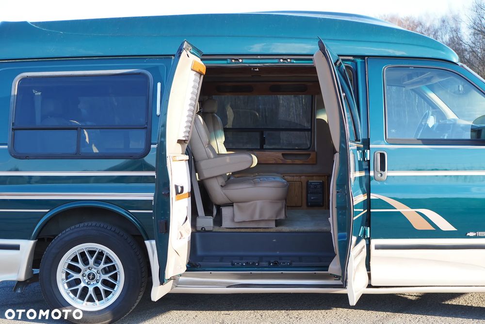 Chevrolet Express - 5