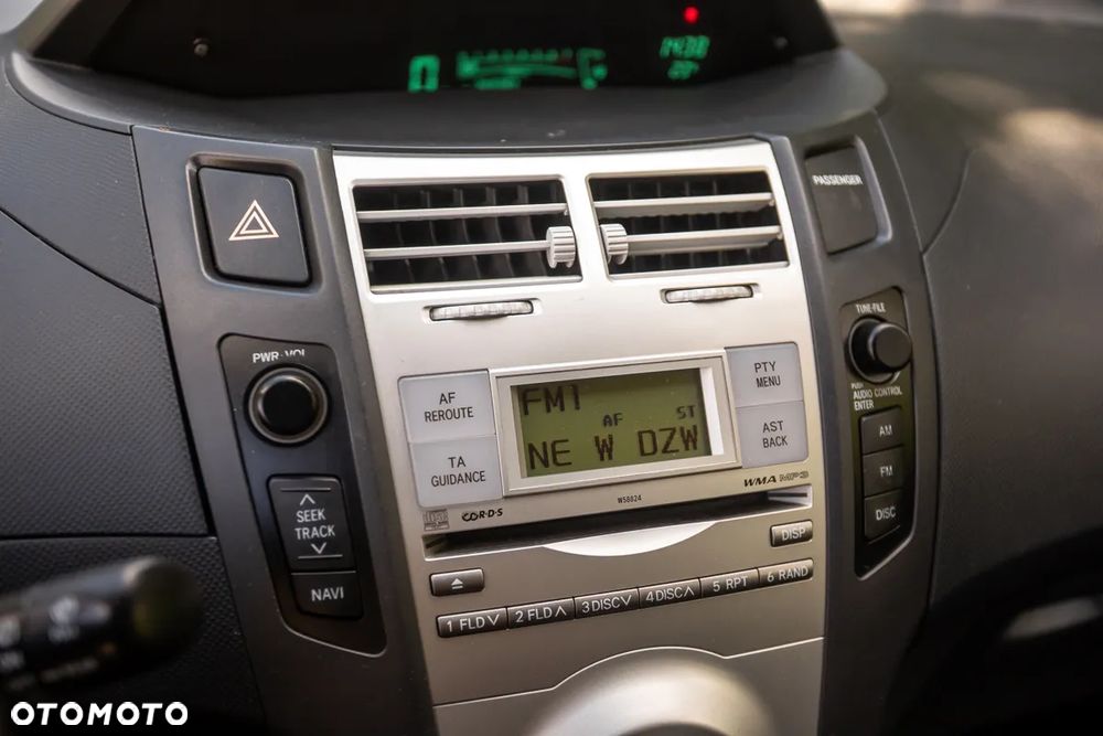 Toyota Yaris 1.0 VVT-i - 28