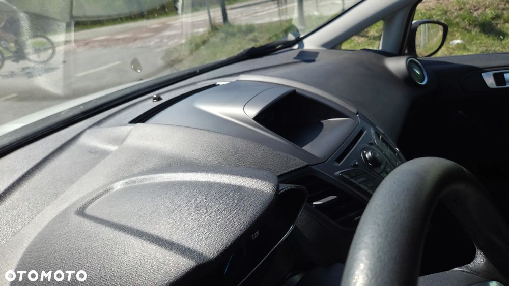 Ford Fiesta 1.4 Trend EU5 - 32