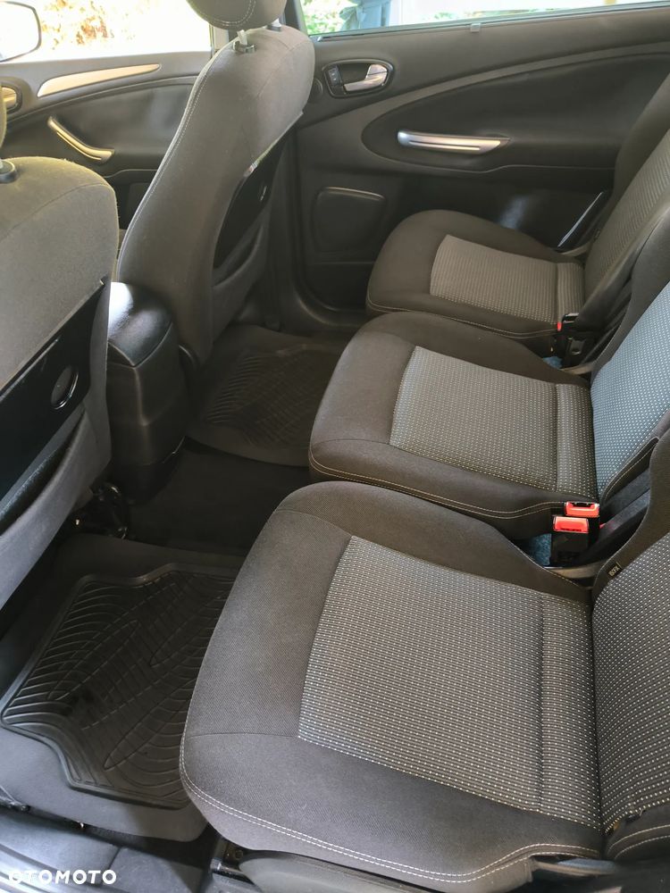 Ford Galaxy - 6