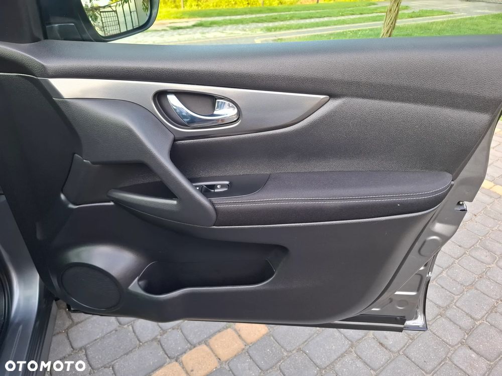 Nissan Qashqai 1.2 DIG-T N-Connecta - 30