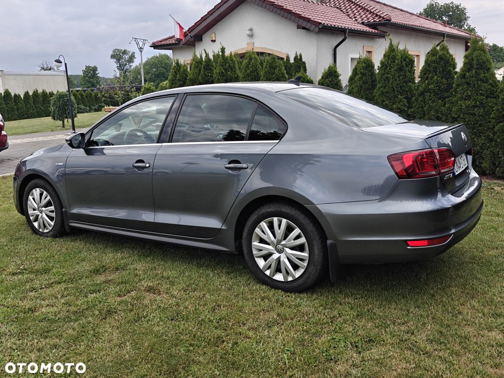 Volkswagen Jetta - 8