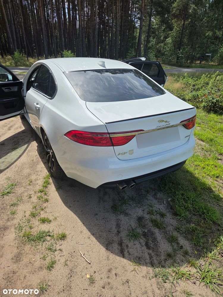 Jaguar XF 2.0 i4D Prestige - 7