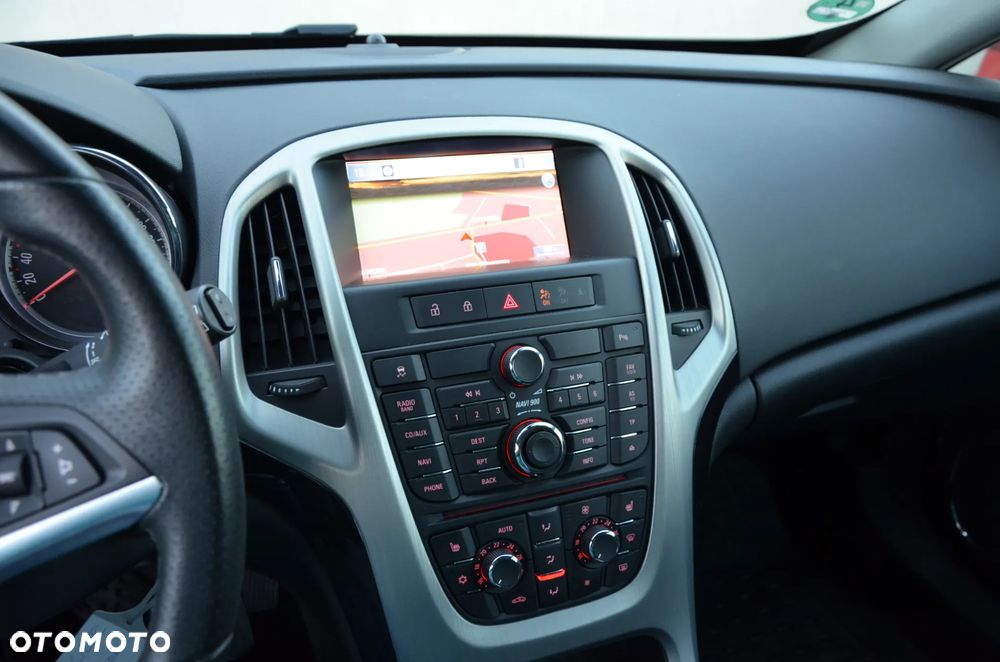 Opel Astra 1.6 Turbo Sport - 19
