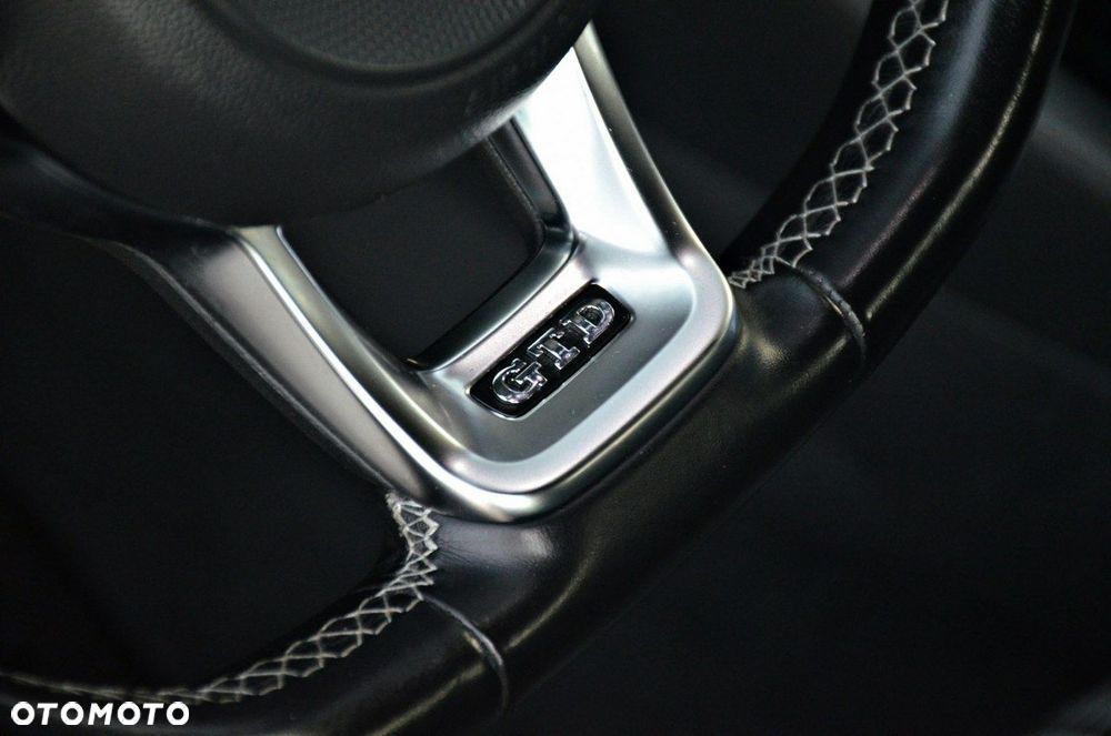 Volkswagen Golf - 18