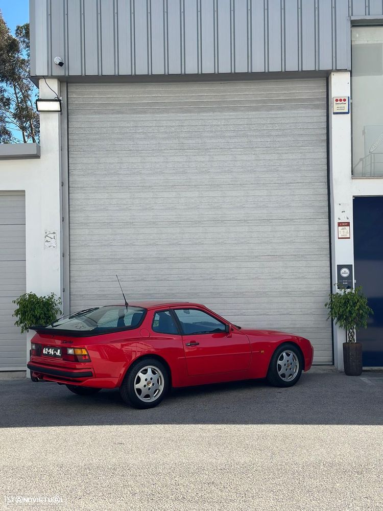 Porsche 944 Turbo - 11