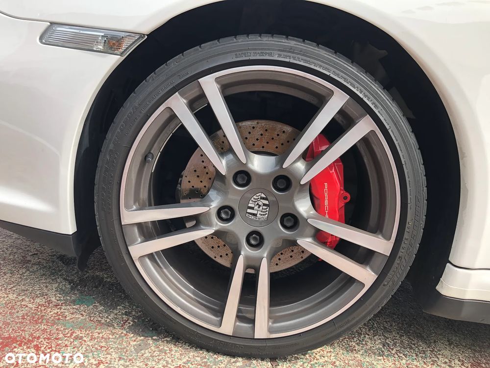 Porsche 911 Carrera 4S PDK - 35