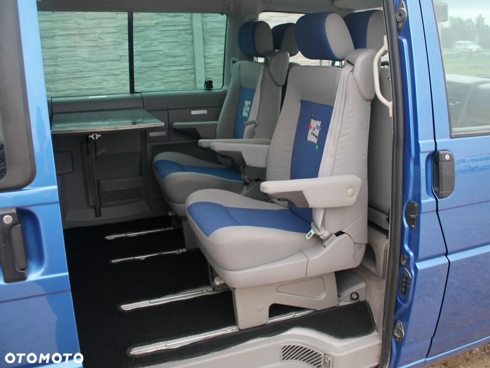 Volkswagen Multivan - 10