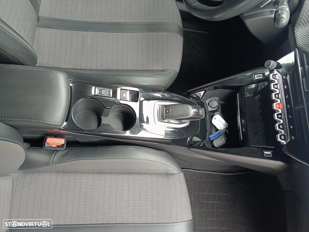 Peugeot 2008 PureTech 130 EAT8 Allure - 21