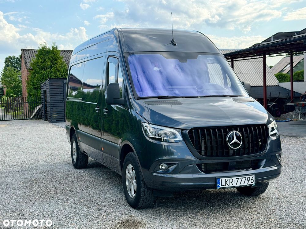 Mercedes-Benz Sprinter - 12