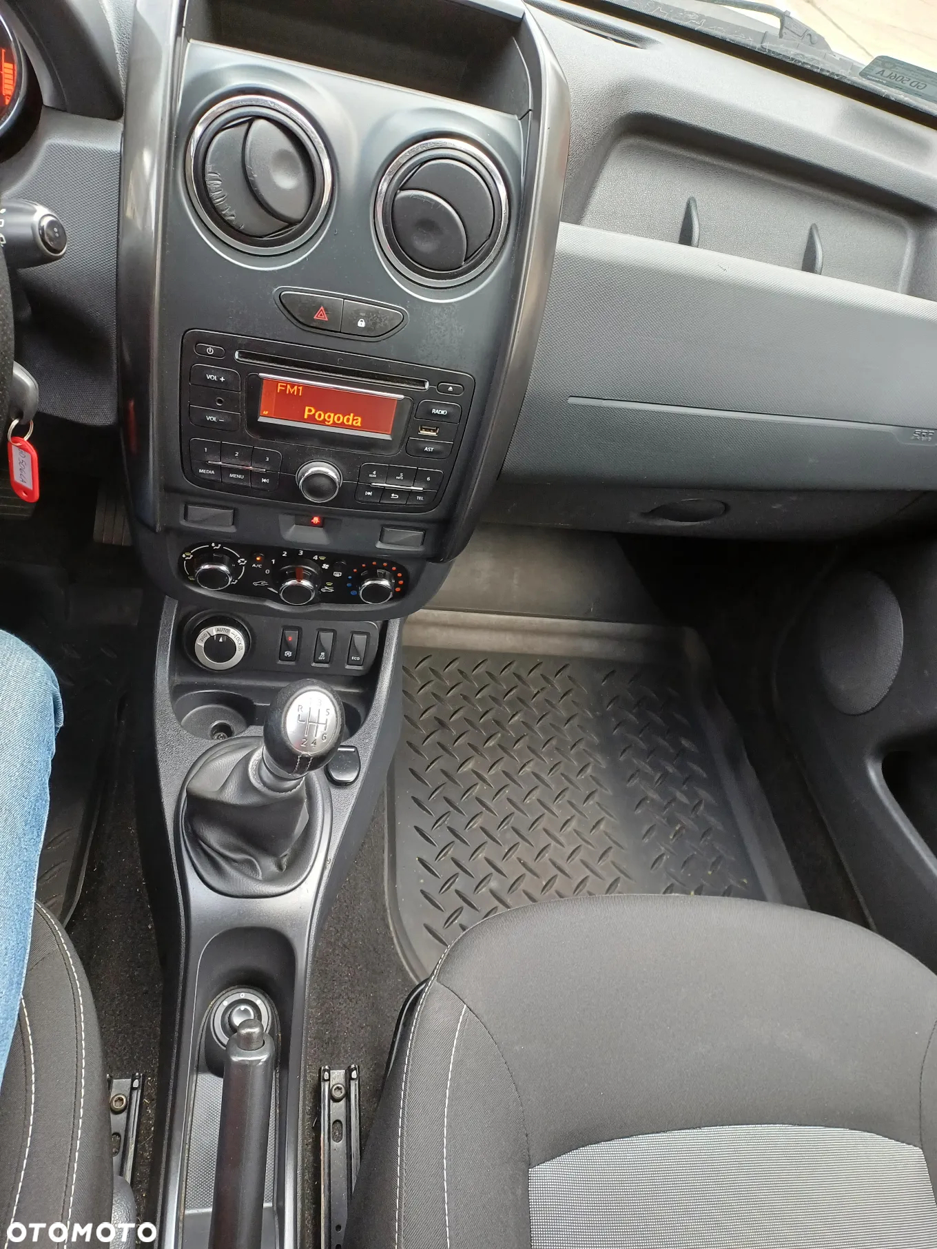 Dacia Duster 1.6 SCe Laureate 4x4 S&S - 11
