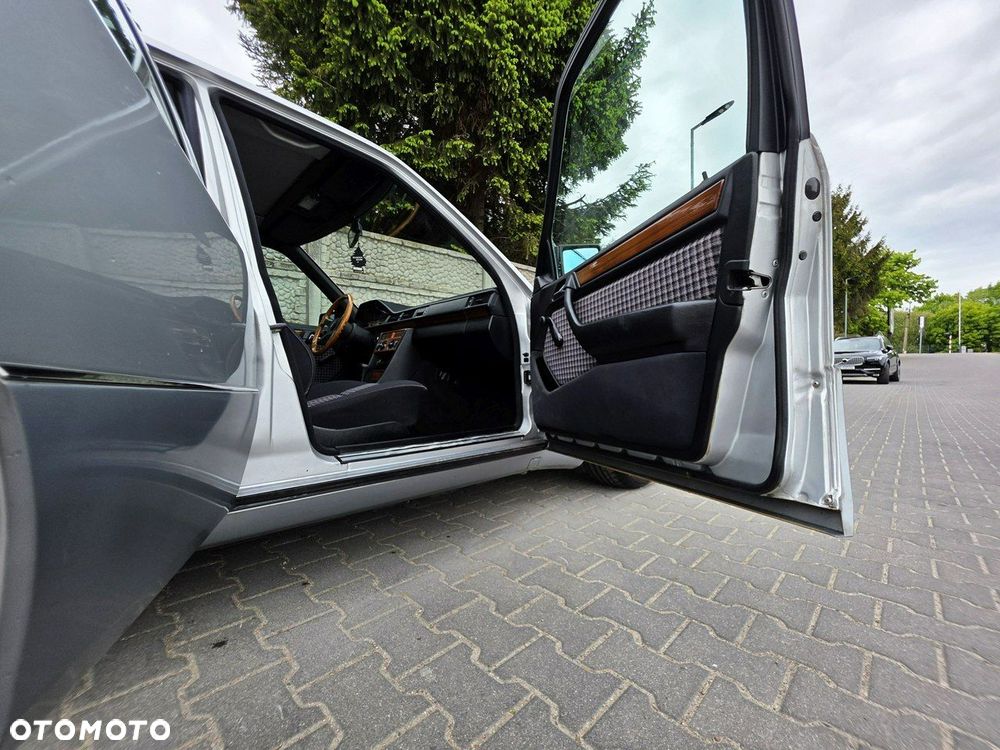 Mercedes-Benz W124 (1984-1993) - 34