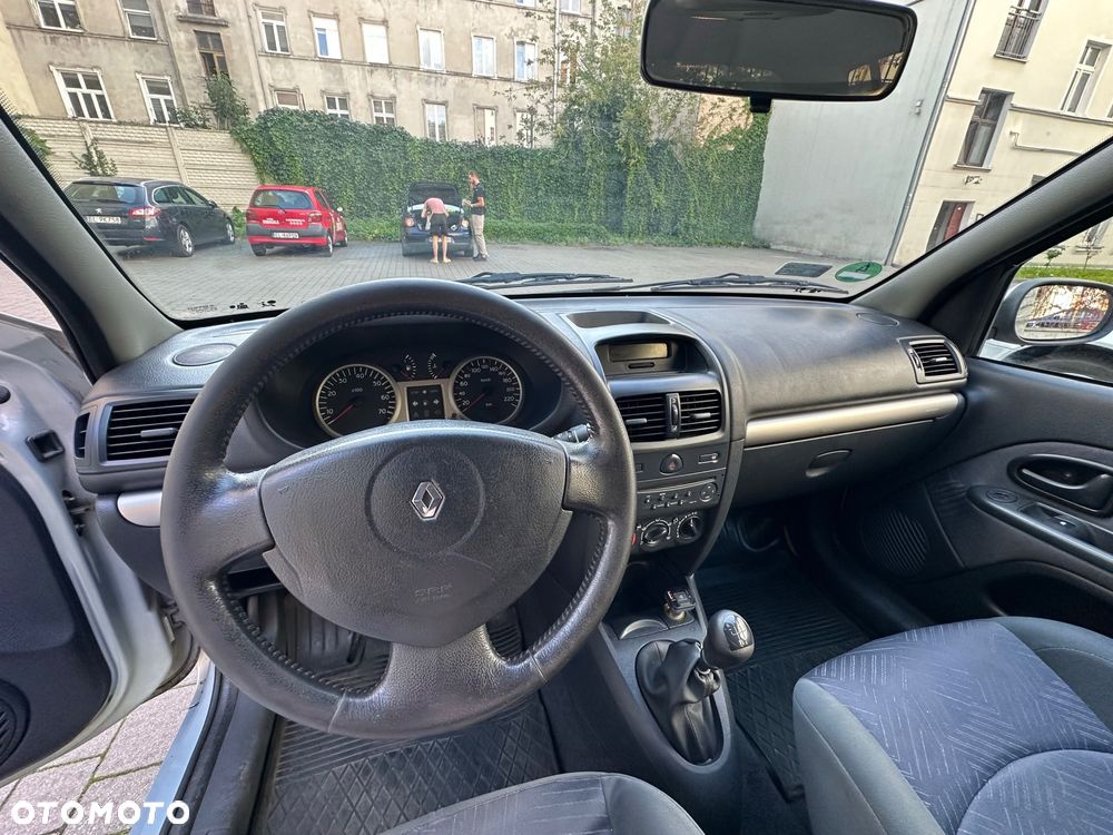 Renault Clio - 15