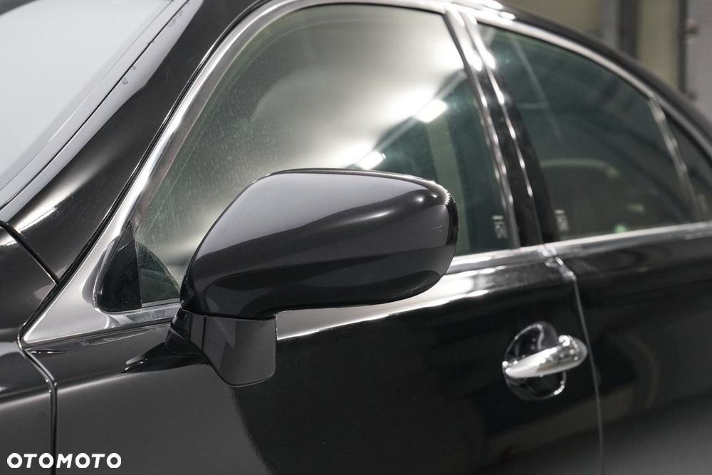 Lexus LS - 9