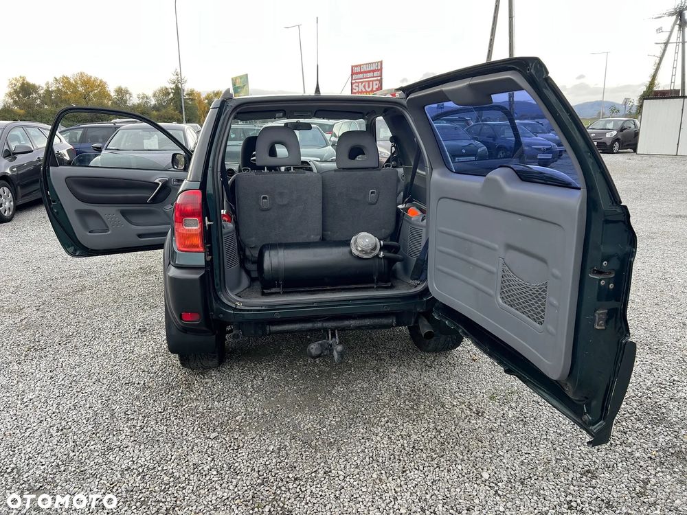 Toyota RAV4 2.0 VVT-i 4x4 - 12