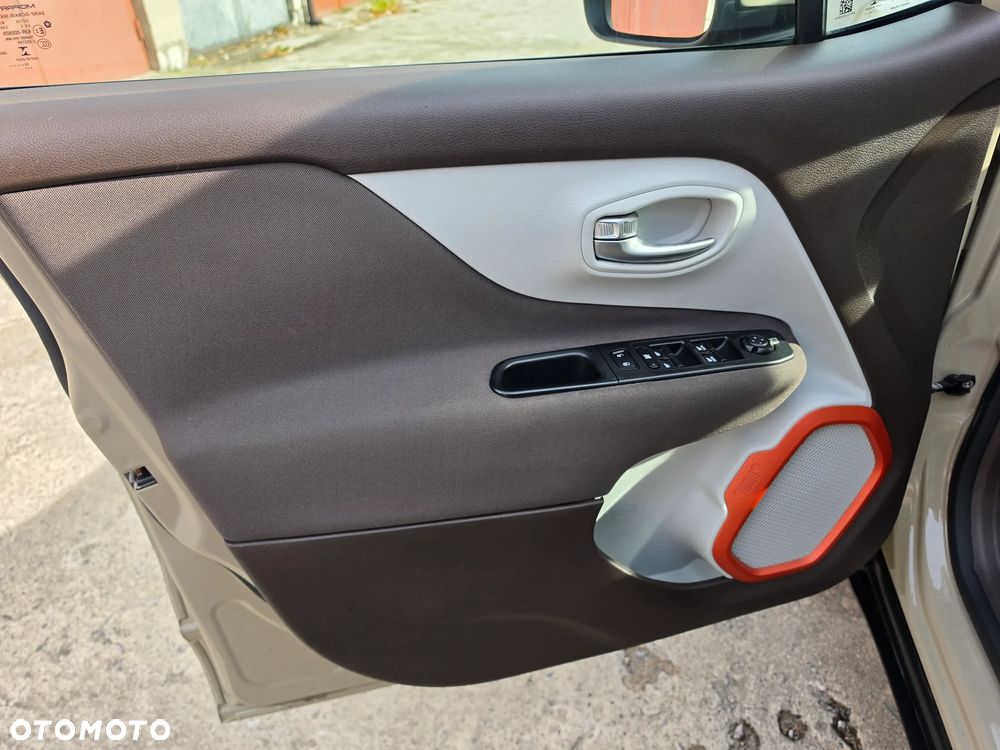 Jeep Renegade - 17