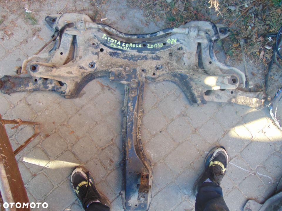 Belka przód toyota corolla e12 2,0 d4d 116 km - 3