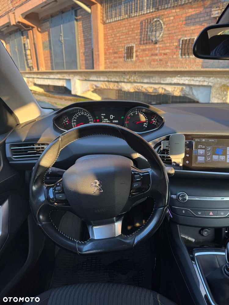 Peugeot 308 - 13