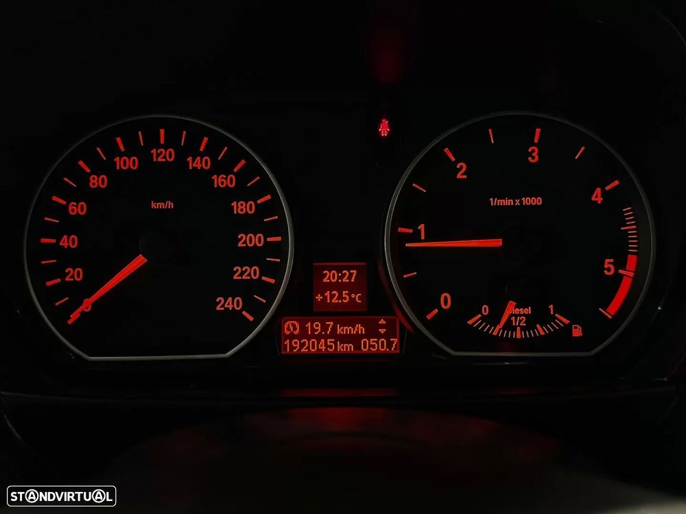 BMW 118 d Pack M - 26