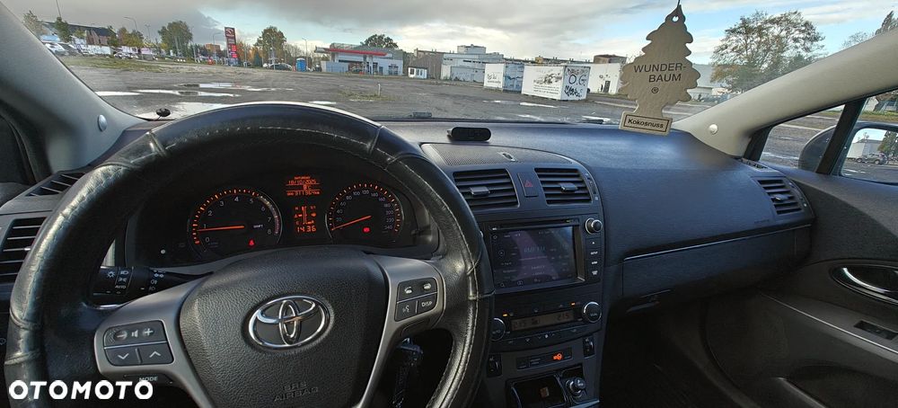 Toyota Avensis Combi 2.0 Executive - 14