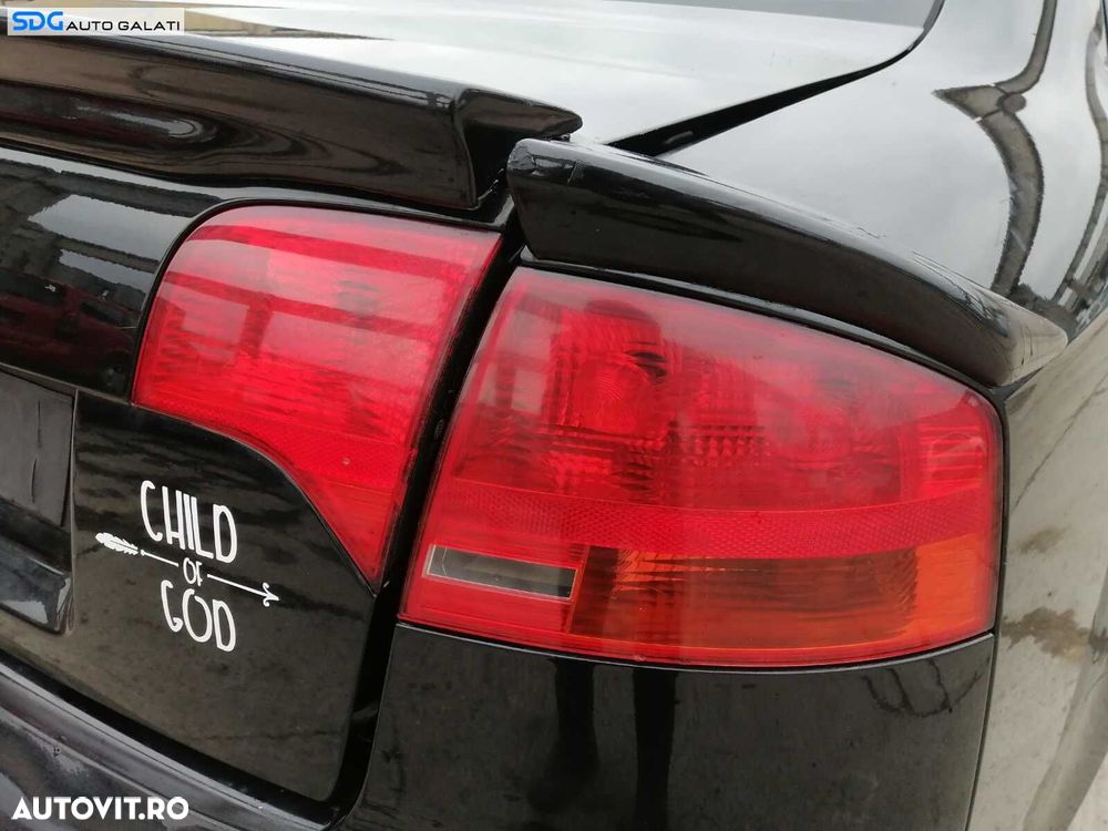 Stop Lampa Tripla Dreapta de pe Capota Portbagaj Audi A4 B7 Berlina Sedan 2005 - 2008 - 1