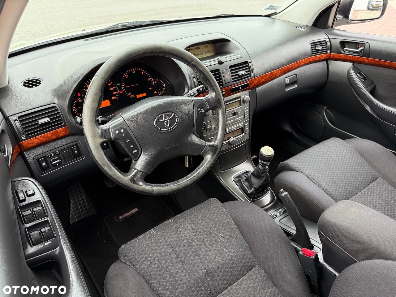Toyota Avensis - 5