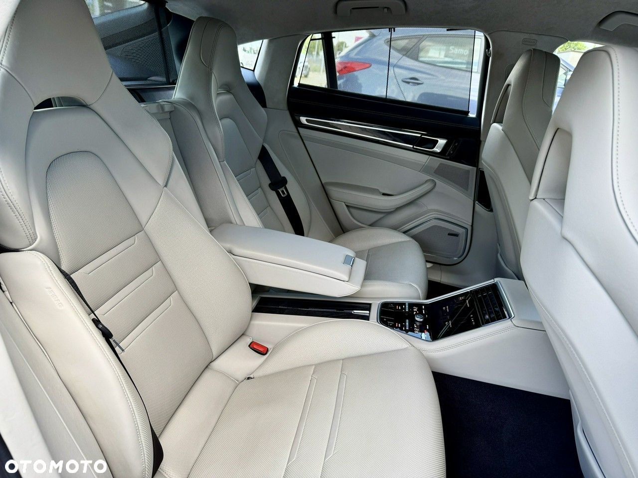 Porsche Panamera - 12